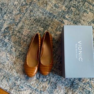 Vionic flats shoes